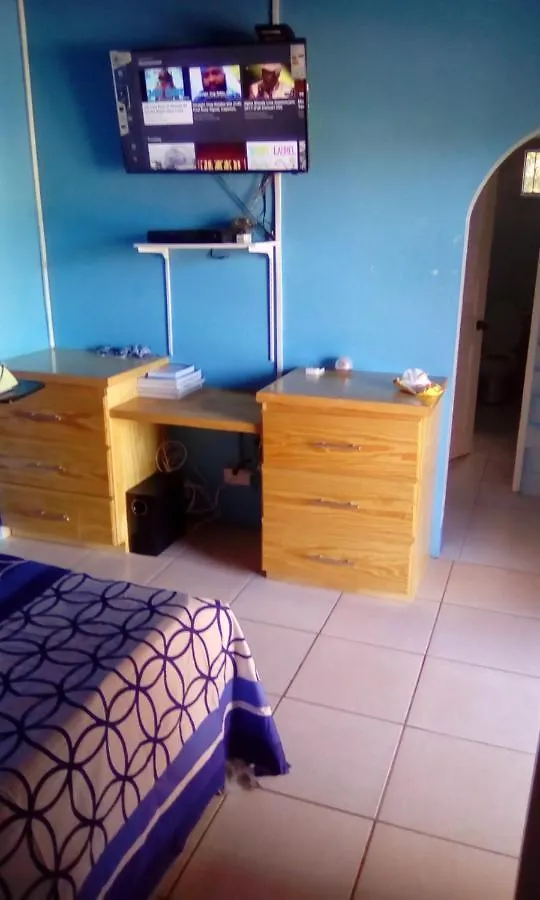 Finch Apartment Gwa Kay La Grenade